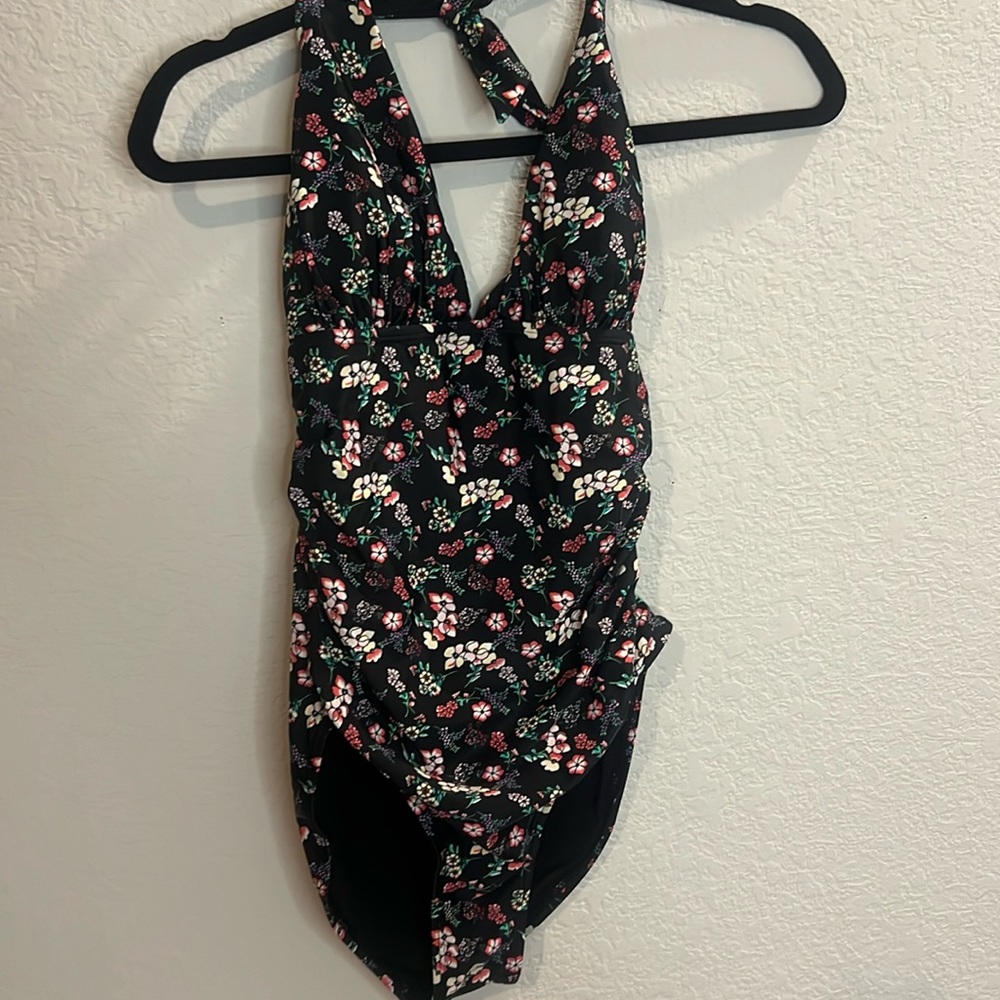 GAP halter black floral size Medium One Piece swimsuit cruise beach party